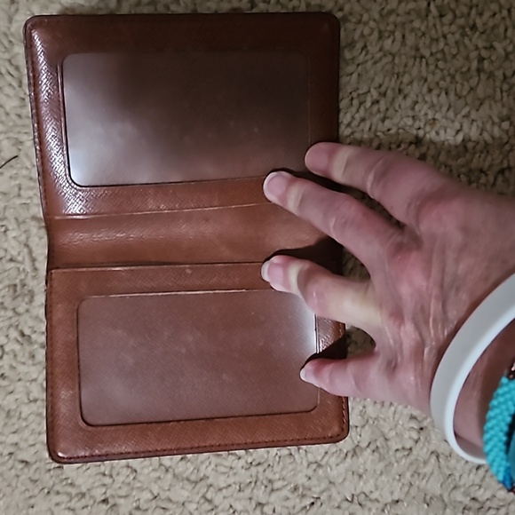 Authentic Louis Vuitton Monogram Card holder W/ Certificate of Authentication - Picture 3 of 10